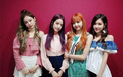 热门吃瓜女团练习生,青春绽放，吃瓜成风