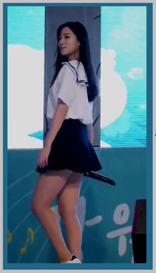 明星网红小姐姐跳舞,网红小姐姐的动感舞姿惊艳呈现