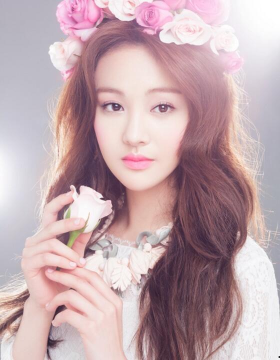 近期走红的明星网红,揭秘近期爆红明星网红的崛起之路