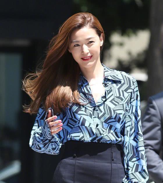 看到明星网红会自卑,探寻自我价值的觉醒之路