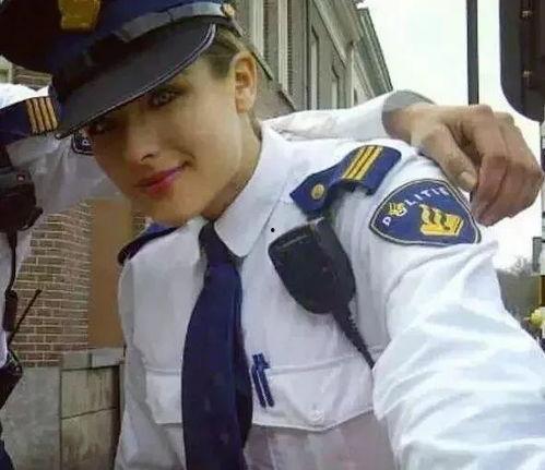 热门瓜女警,揭秘网络红人的崛起之路