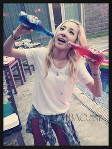 恶搞翻拍明星网红照片,明星照片变“笑果”