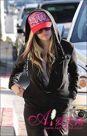 明星网红穿小恶魔,明星网红演绎时尚新风尚