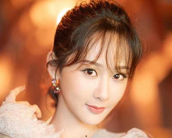 转型明星网红有哪些,揭秘明星网红的崛起与蜕变