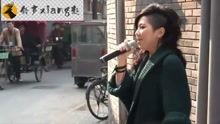 明星网红街头唱歌图片,明星网红演绎音乐魅力