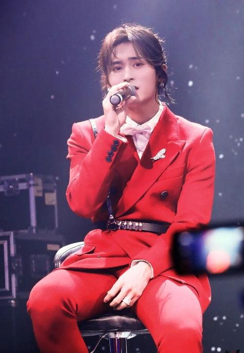 明星网红同款西服,潮流穿搭指南，尽显时尚风采