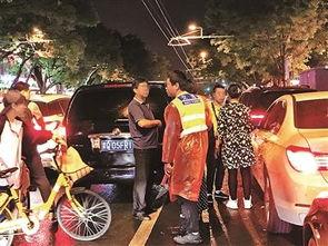 吃瓜黑团伙抢收过路费,抢收过路费事件引发社会关注